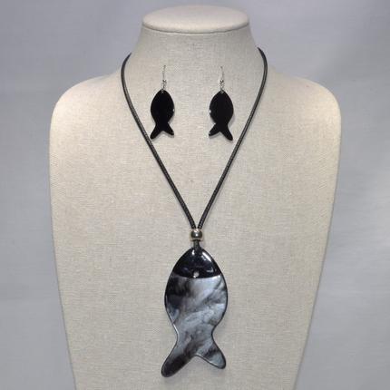 Lucite Fish Necklace Set