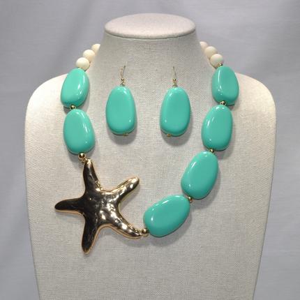 Lucite and Metal Starfish Necklace Set