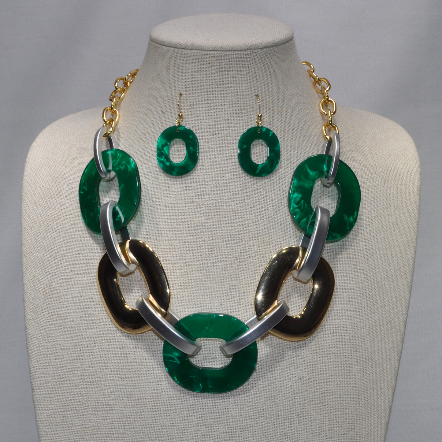 Lucite/Acrylic and Metal Chain Link Necklace Set