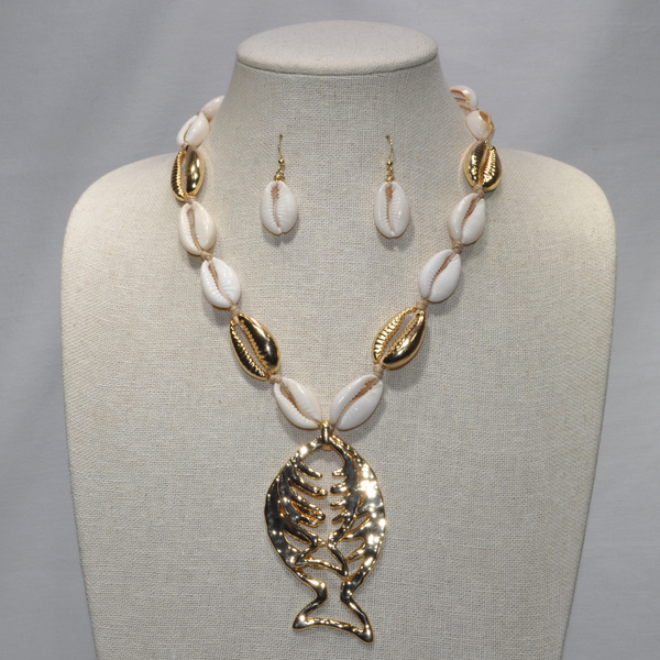 Cowrie Shell and Fish Necklace set