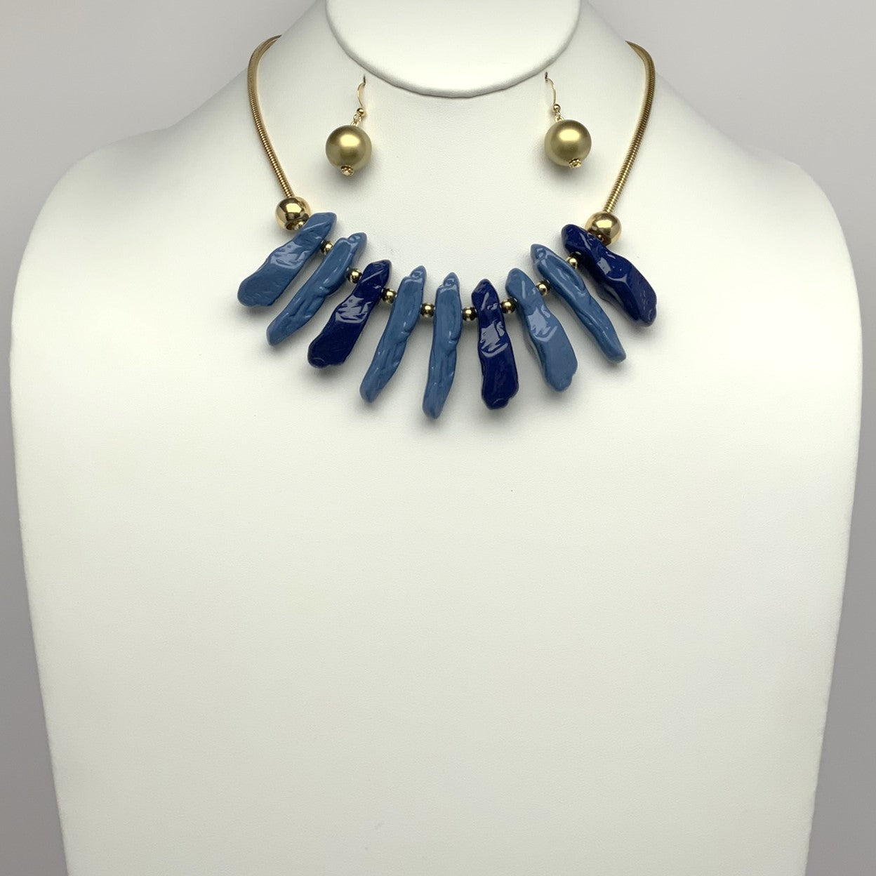 Stone Lucite Necklace Set