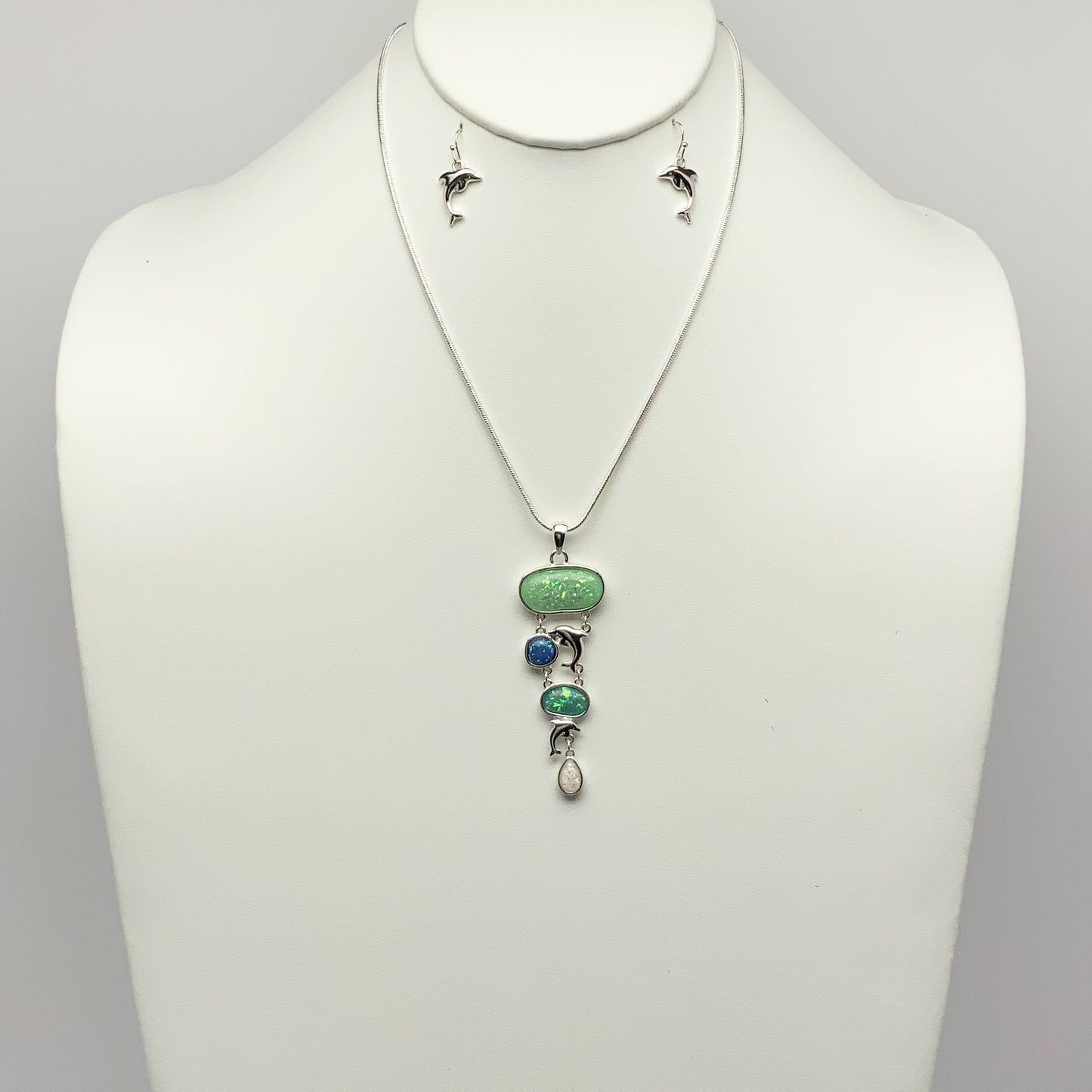 Dolphin and Stones Necklace Set