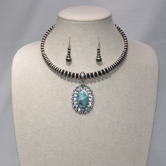 Metal Bead Choker With Western Look Stone Pendant