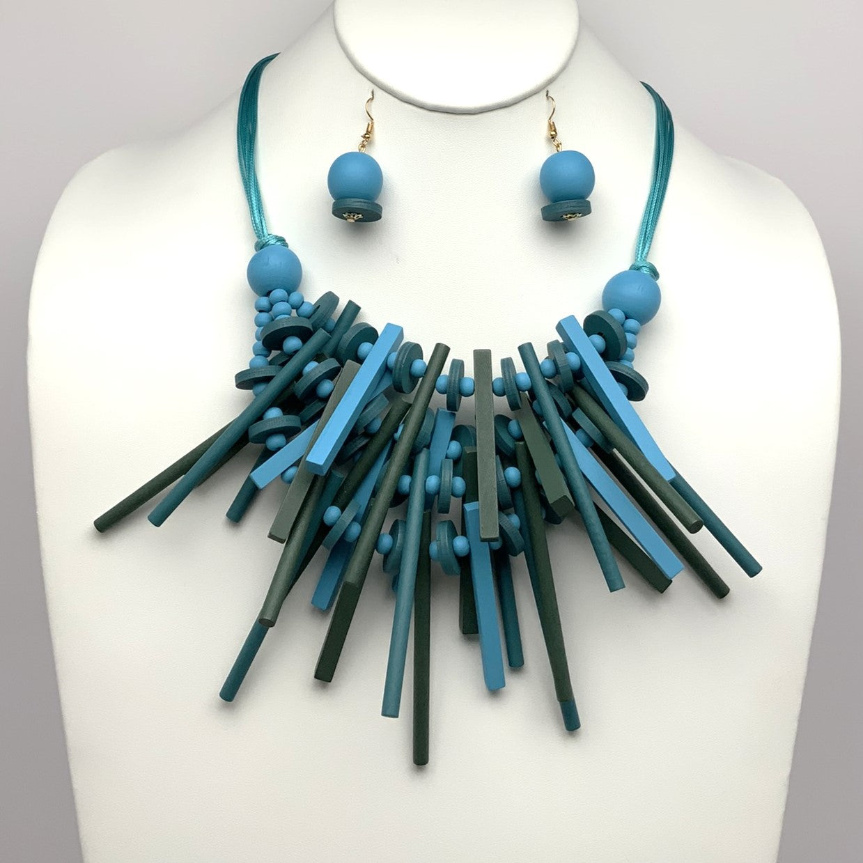 Bohemian Look Wood Spike Necklace Set
