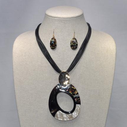 Small Circle Lucite Necklace