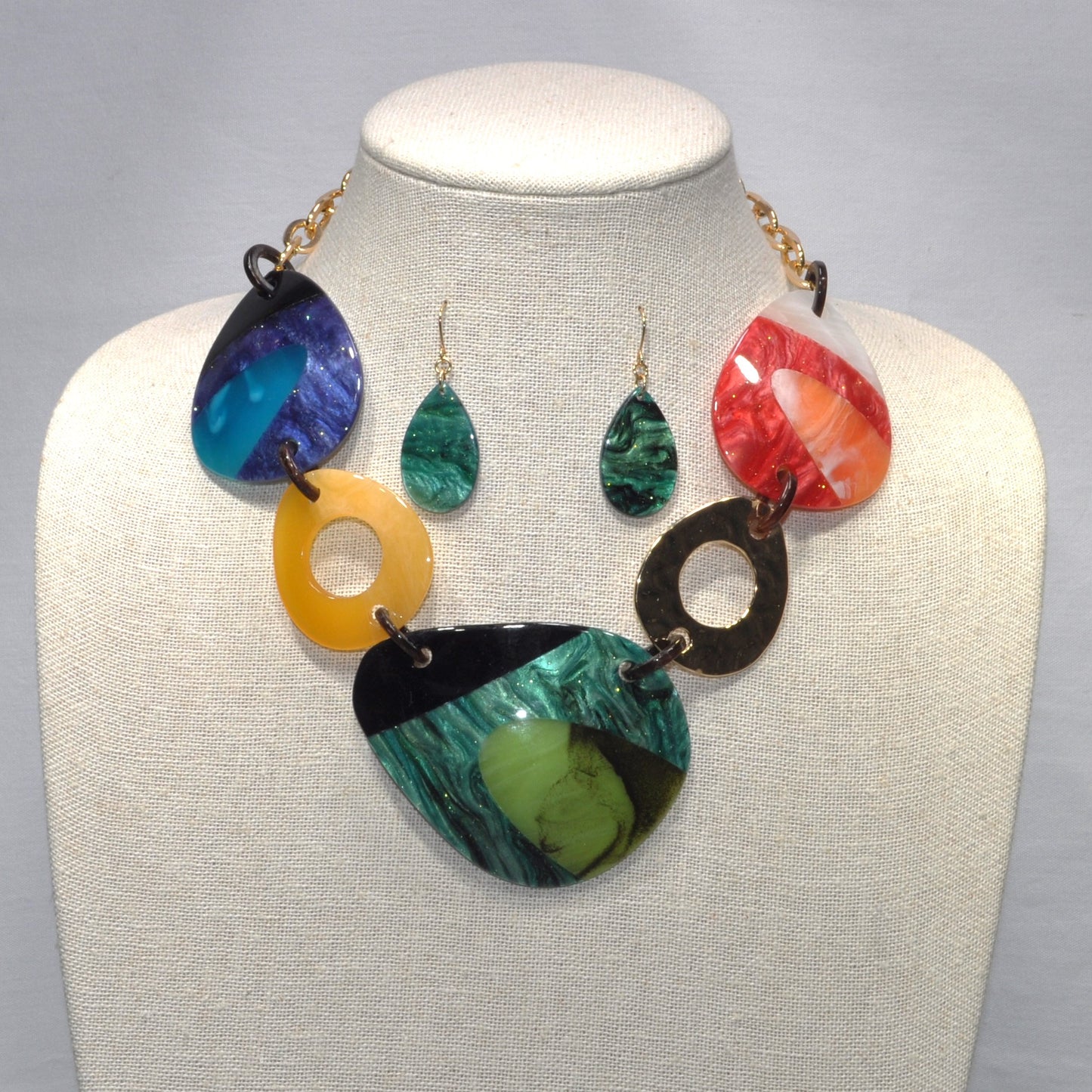 Lucite/Acrylic Bib Style Necklace Set