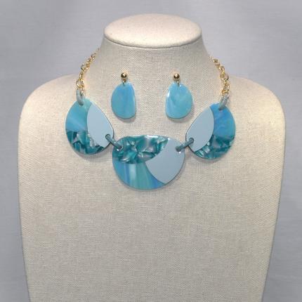 Lucite Necklace Set