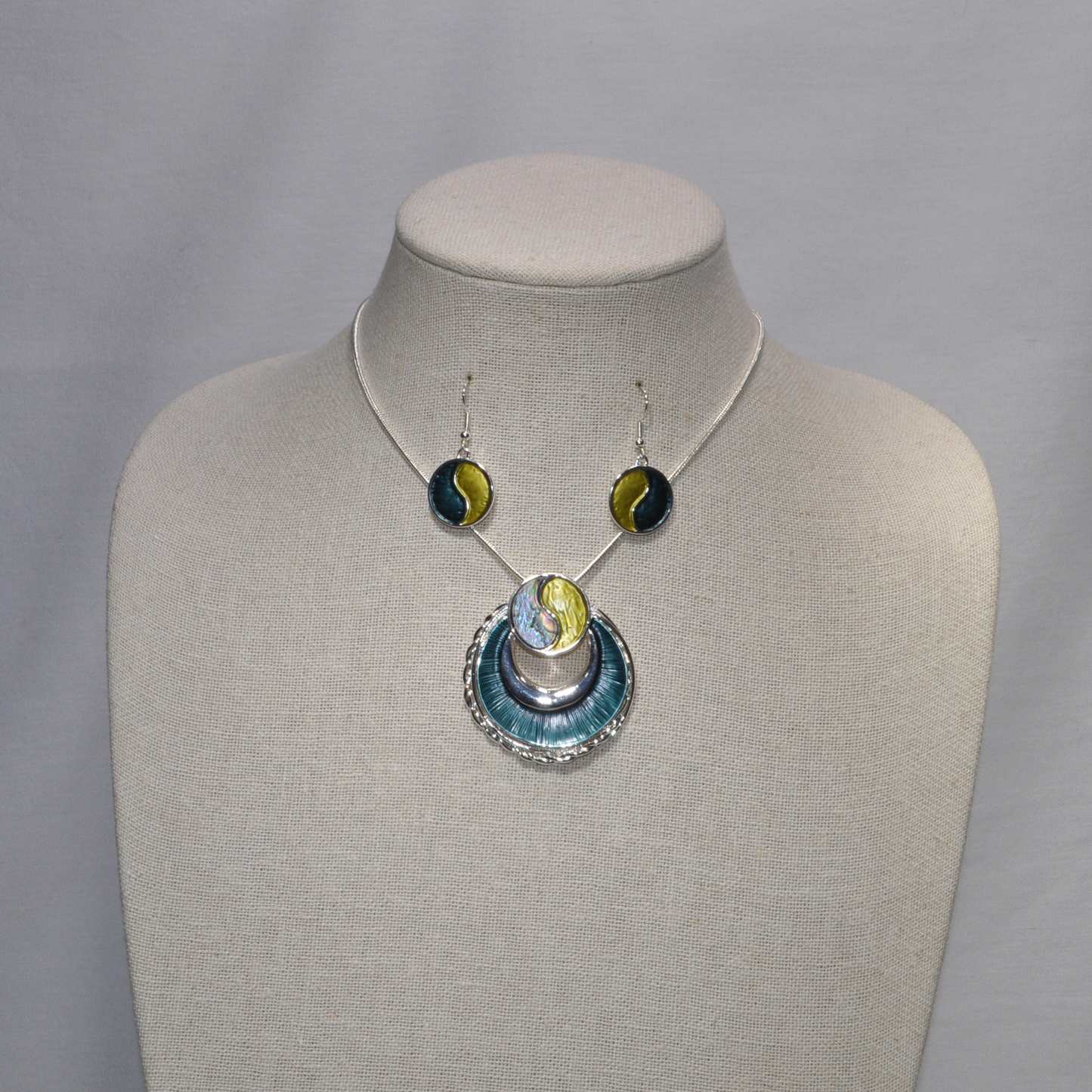 Yin Yang Pendant Drop Necklace Set