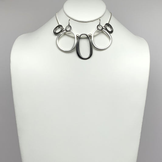 Short Snake Chain with Five Metal Ovals Bib Style Necklace Set