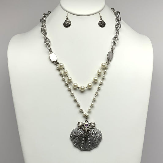 Long Chain Link and Pearl Necklace Set with Scallop Shell Pendant