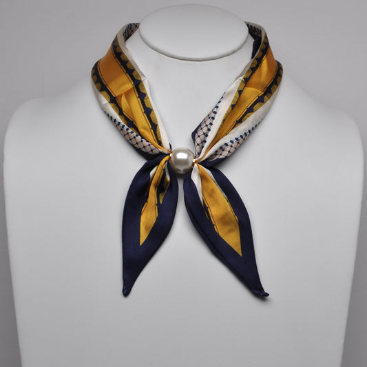 Geometric Fishnet and Border Print Neckerchief