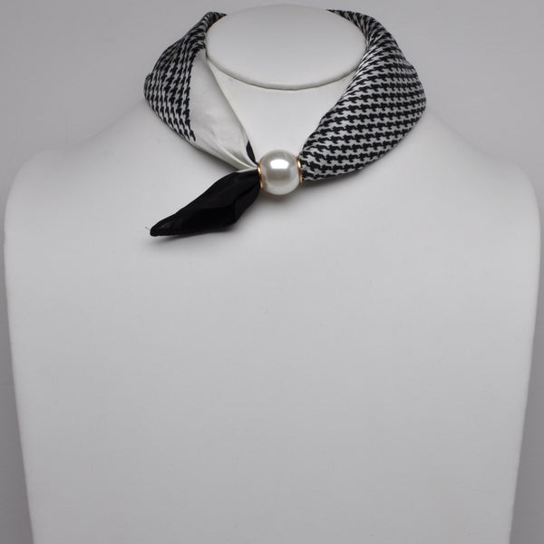 Houndstooth Pattern Pearl Magnetic Scarf